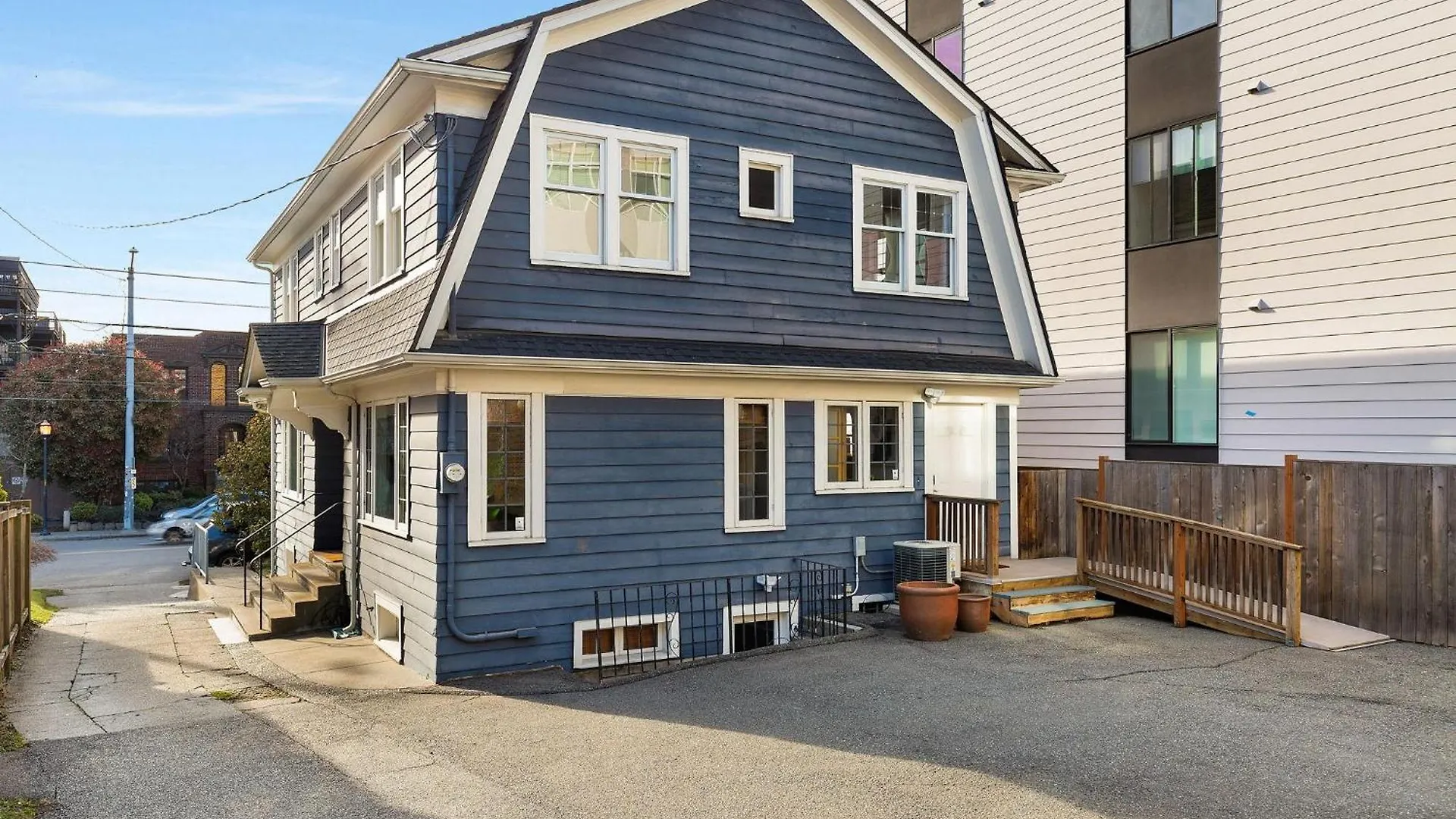Vintage Seattle Gem By Betterstay United States